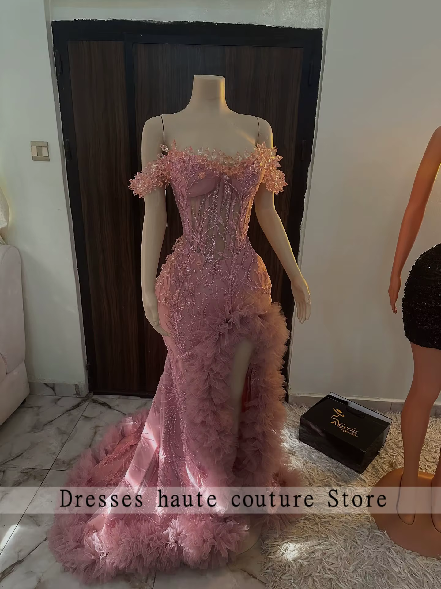 Luxury Pink Diamond Prom Dresses 2026 With Ruffles High Slit African Women Formal Wedding Party Dress Evening Gowns Customized