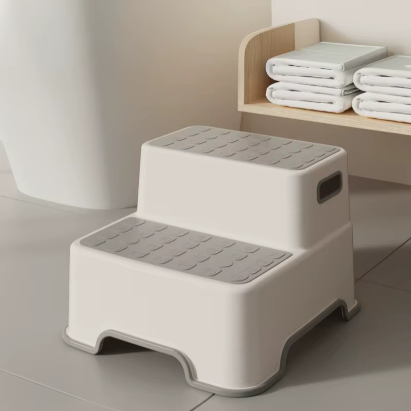 Portable Step Stool Bathroom Anti Slip Two-step Ladder: Suitable for Toilet Training and Sink - Plastic, No Electricity Required
